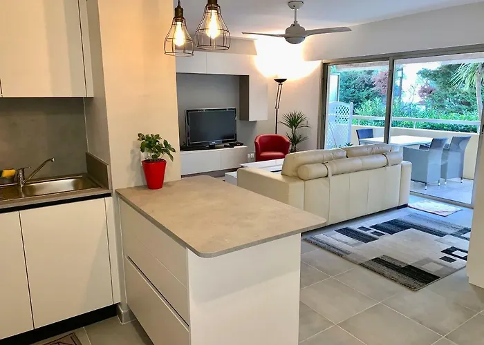 Antibes Juan Les Pins Center,1 Bedroom Apart, Pool
